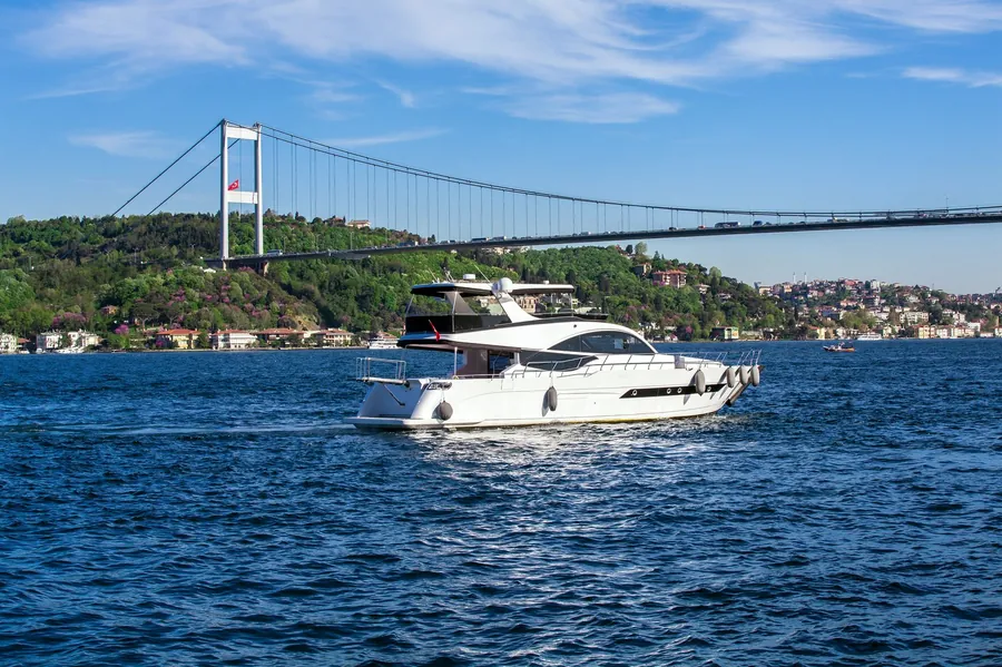 Boğazda VIP Yat Turu & Tekne Gezisi