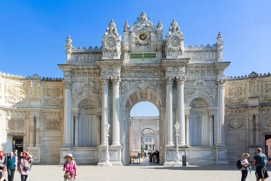 Dolmabahçe Sarayı